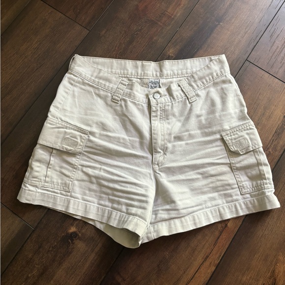 Vintage Levi Strauss Co khaki cargo shorts 100% cotton 3” inseam size 7 - Picture 1 of 5